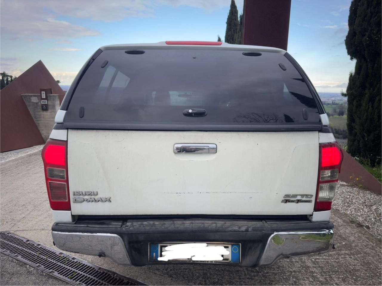 Isuzu D-Max 2.5 Crew Cab Solar Special 4WD