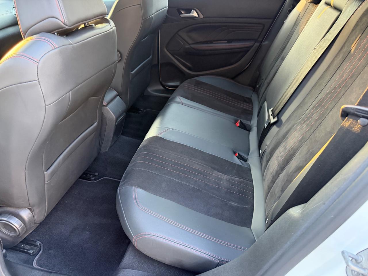 Peugeot 308 PureTech Turbo 130 S&S EAT8 SW GT