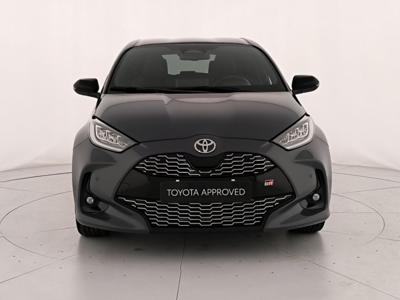 Toyota Yaris 1.5h 130 gr sport