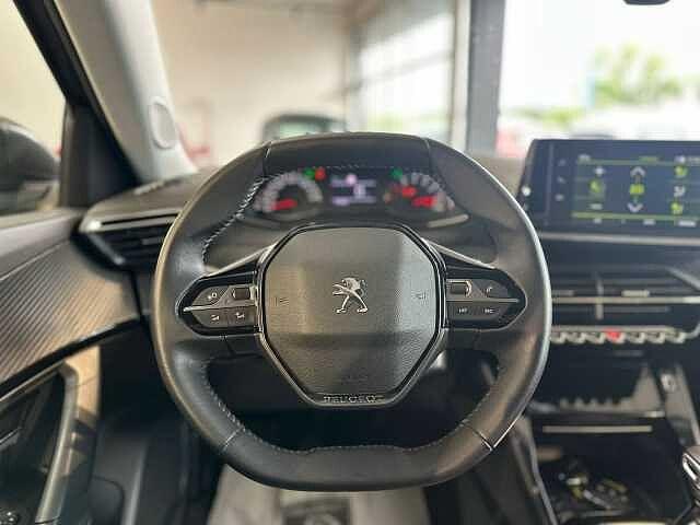 Peugeot 2008 PureTech 130 S&S Allure