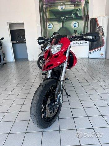 Ducati hypermotard 1100