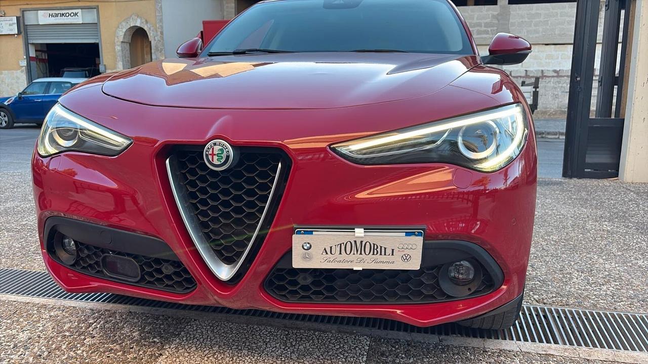 Alfa Romeo Stelvio 2.2 Turbodiesel 180 CV AT8 Q4 Business