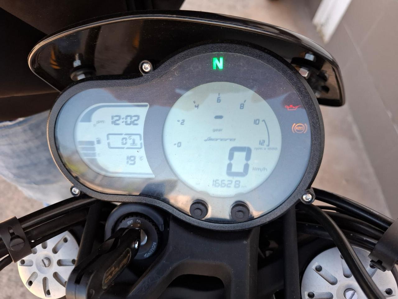 Benelli Leoncino 500