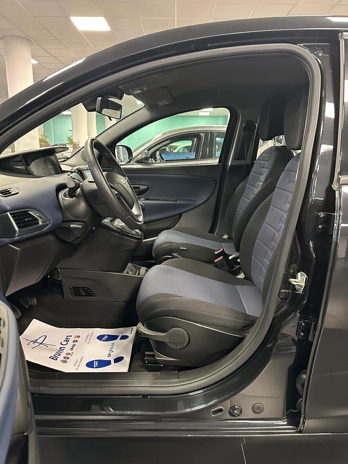 Lancia YPSILON 1.0 Platino 2024 KM AZIEND TELECAMERA