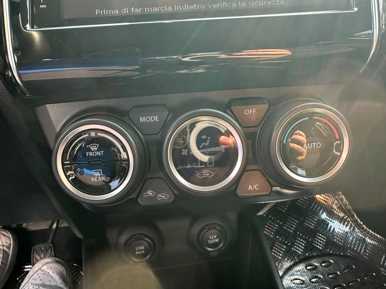 Suzuki Swift 1.2 Hybrid Top