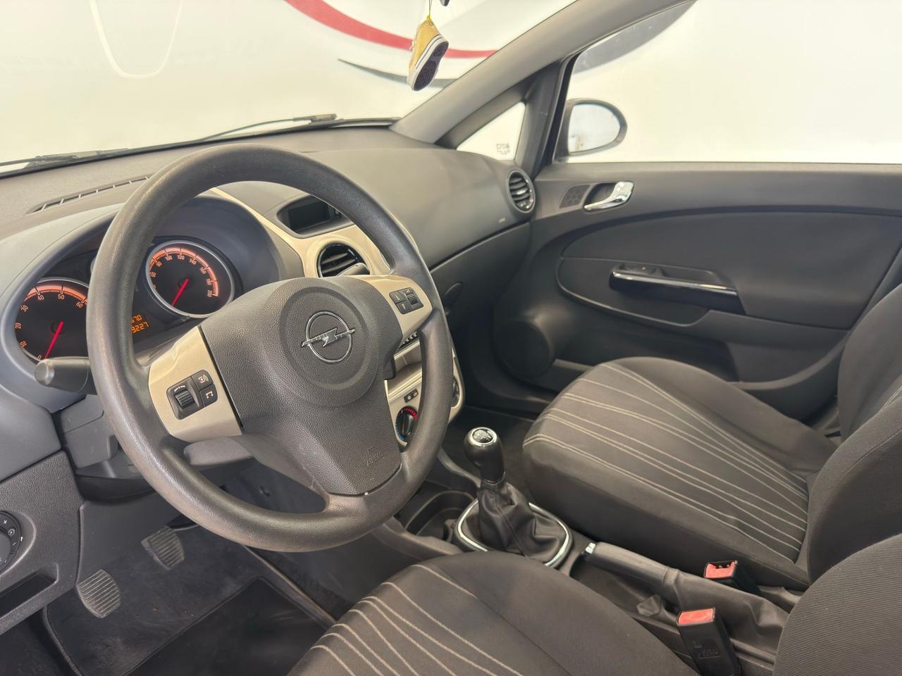 Opel Corsa 1.2 5 porte Enjoy