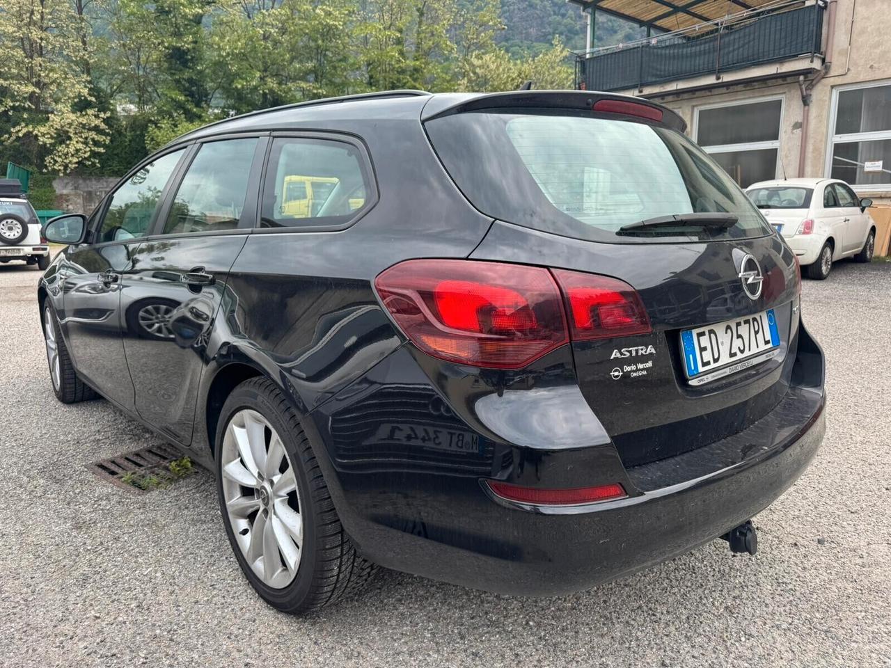 Opel Astra 1.7 CDTI 125CV Sports Tourer CON GANCIO TRAINO