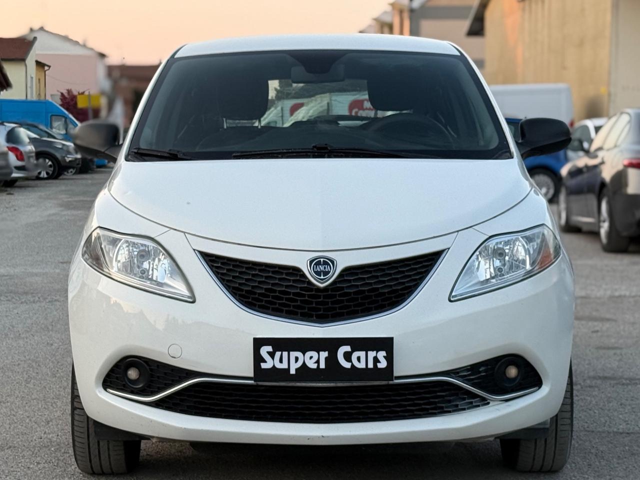 Lancia Ypsilon 0.9 TwinAir 85 CV 5 porte Metano Ecochic Platinum