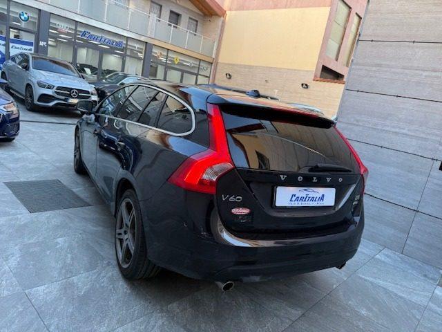 VOLVO V60 D5 Geartronic Momentum TETTO PANORAMICO