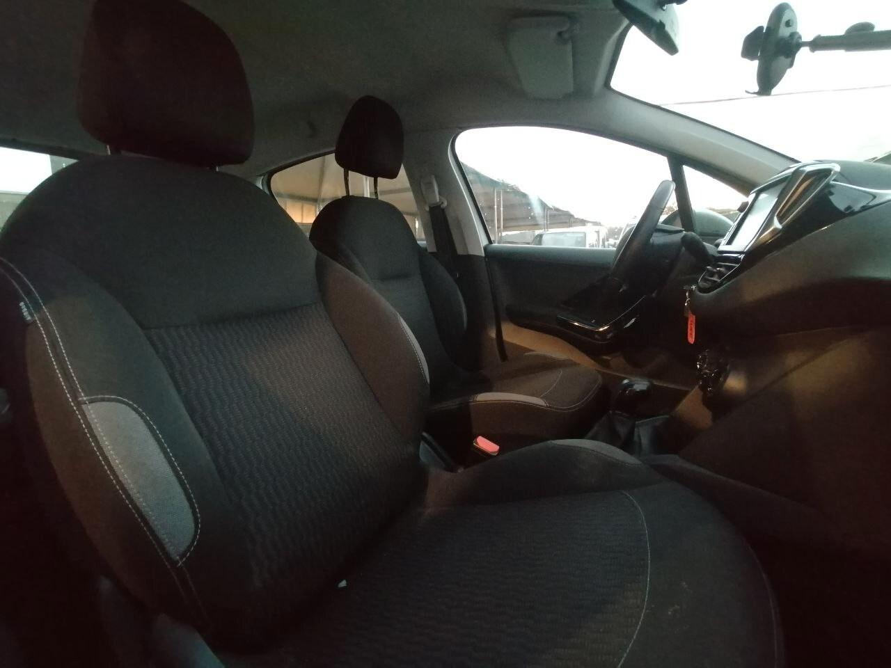 Peugeot 208 PureTech 82 5 porte Allure Sinistrata