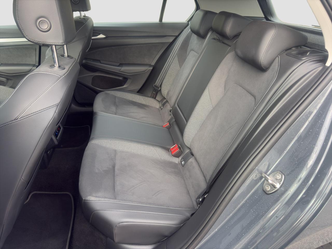 VOLKSWAGEN Golf 8ª serie Golf 2.0 TDI 150 CV DSG SCR Style