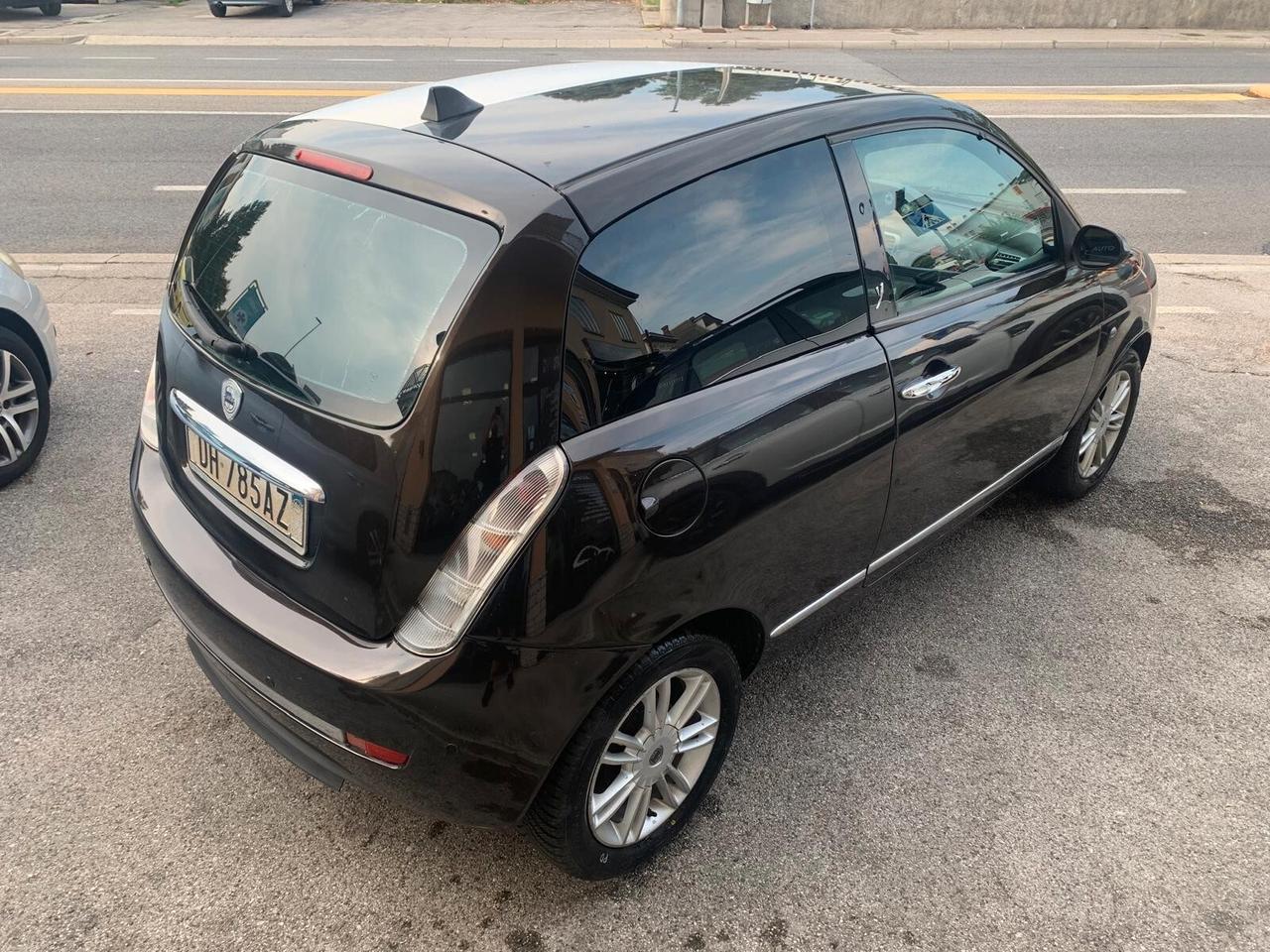Lancia Ypsilon 1.2 benz Neopatentati