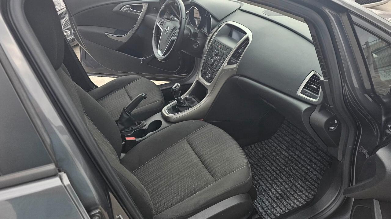 Opel Astra 1.4 Turbo 140CV Sports Tourer GPL Tech Cosmo