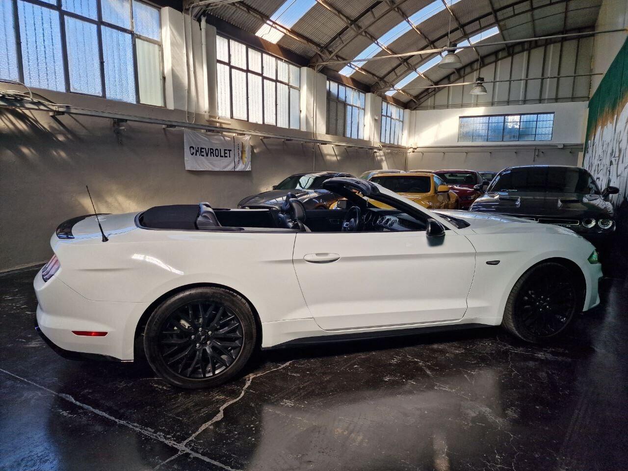 Ford Mustang 5.0 GT Cabrio Iva esposta