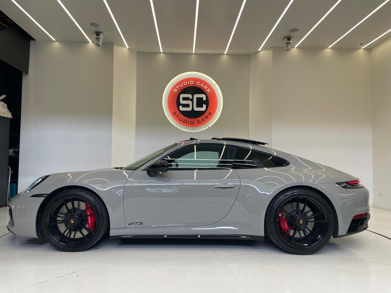 Porsche 911 Carrera 4 GTS