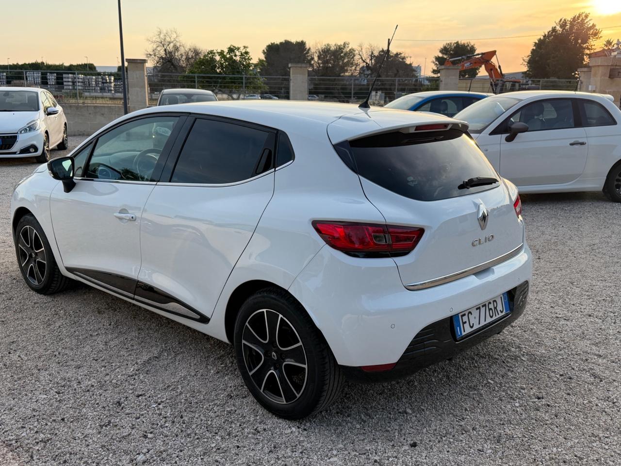 Renault Clio 1.2 75CV 5 porte Zen