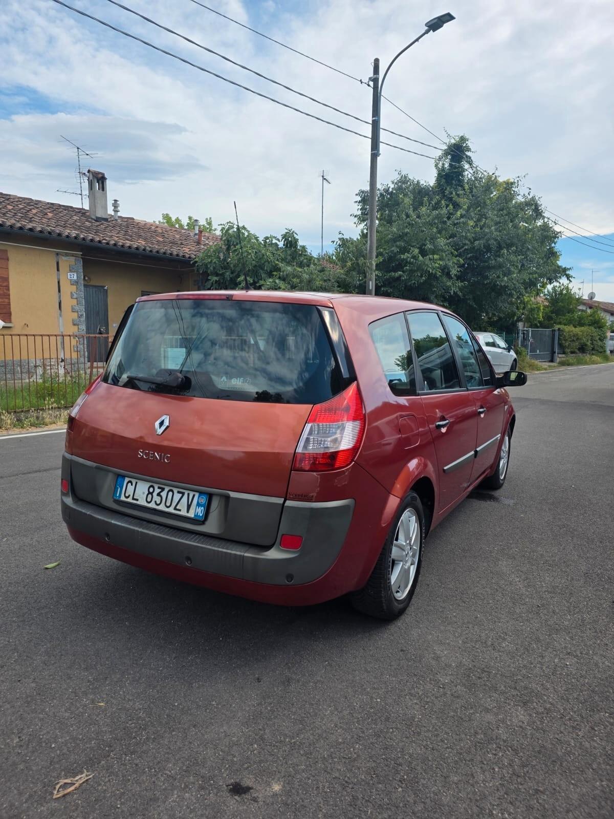 Renault Scenic Grand Scénic 1.6 16V Luxe Dynamique