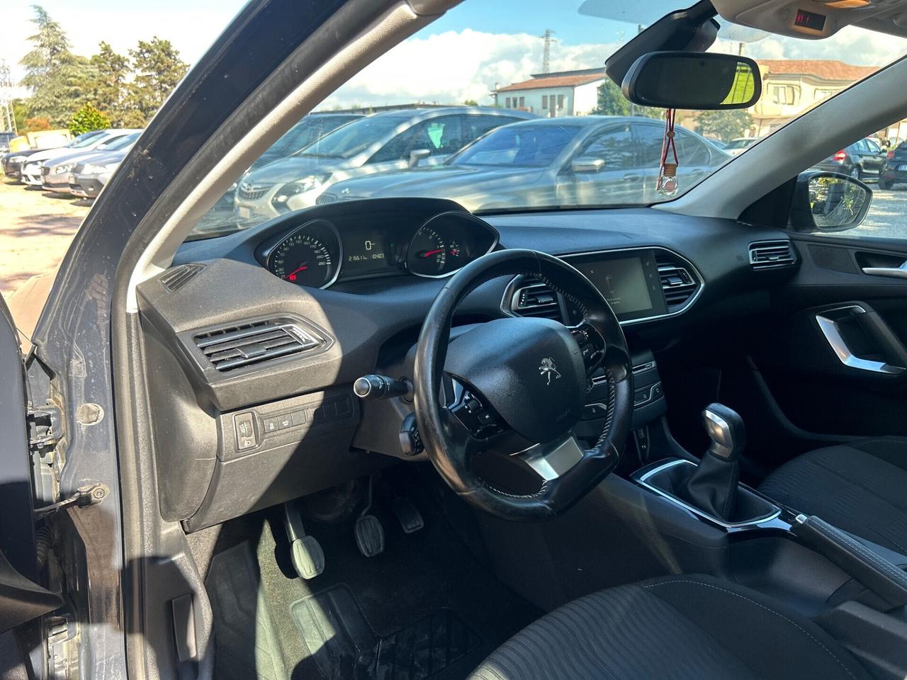 Peugeot 308 BlueHDi 100 S&S Business