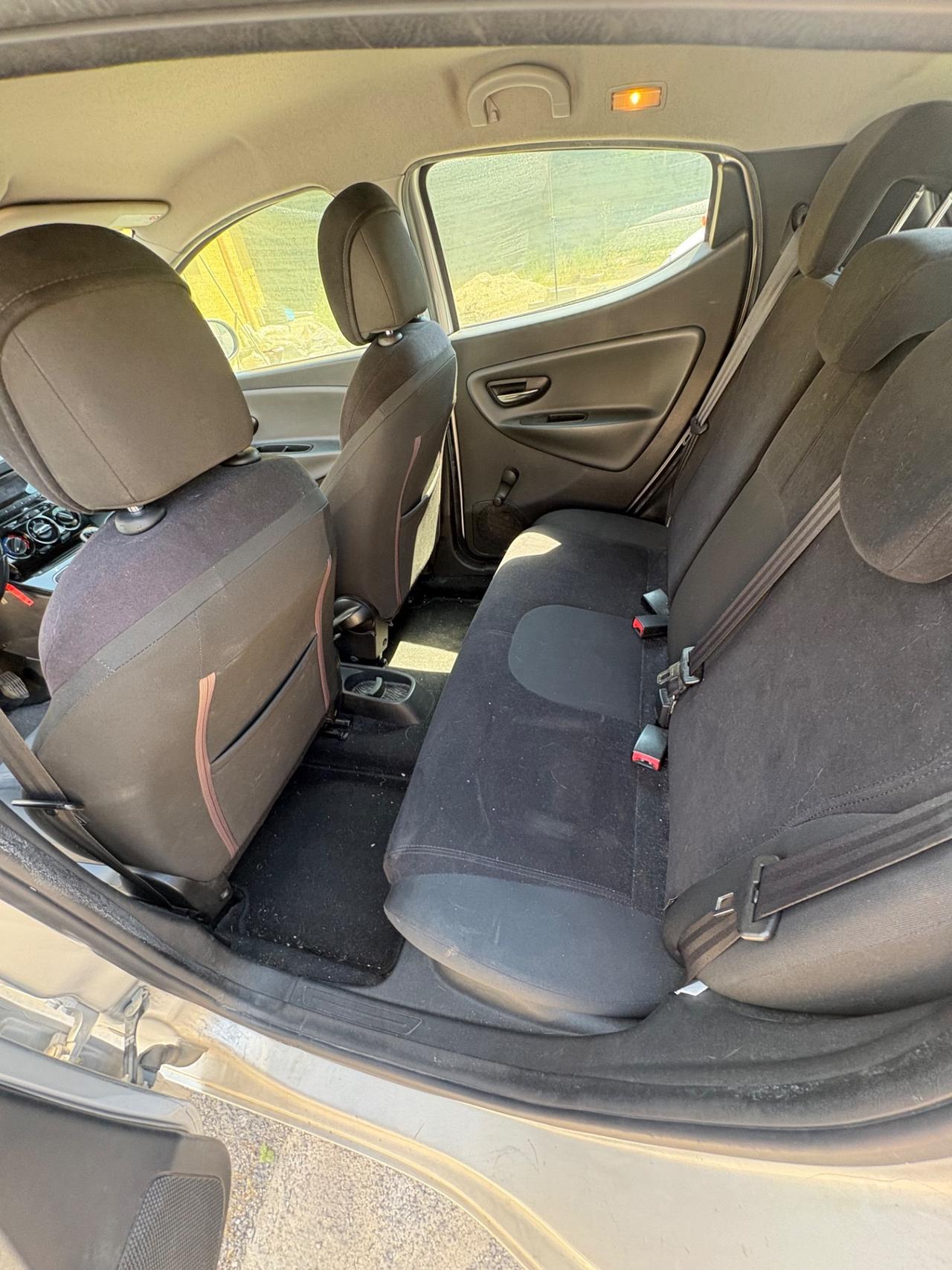 Lancia Ypsilon 1.2 69 CV 5 porte S&S Silver
