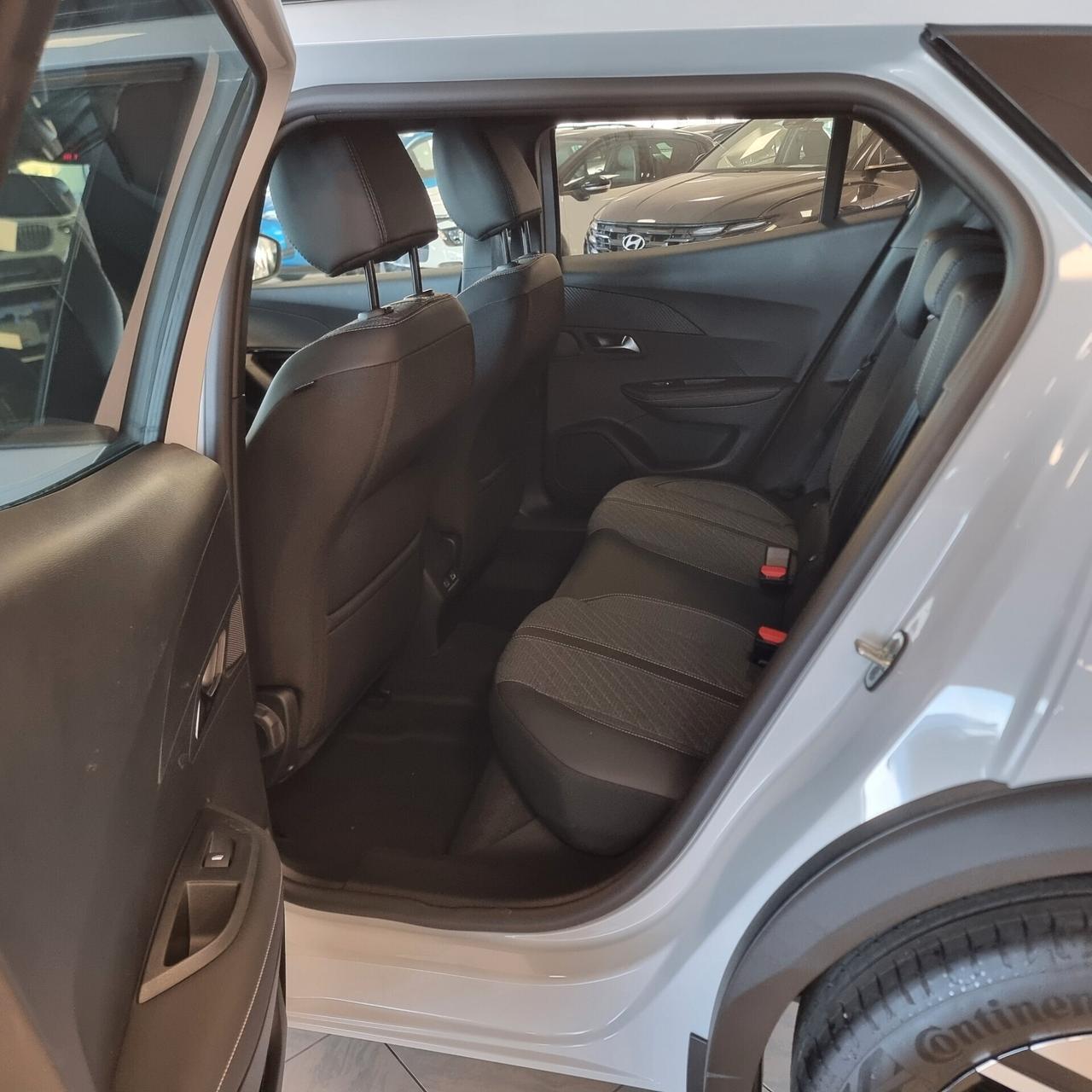 PEUGEOT 2008 ALLURE 1.2 Hybrid 136cv e-DCS6 cambio automatico S&S