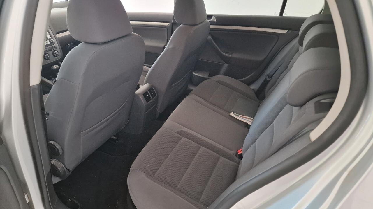 Volkswagen Golf 1.6 benzina Km 78 mila
