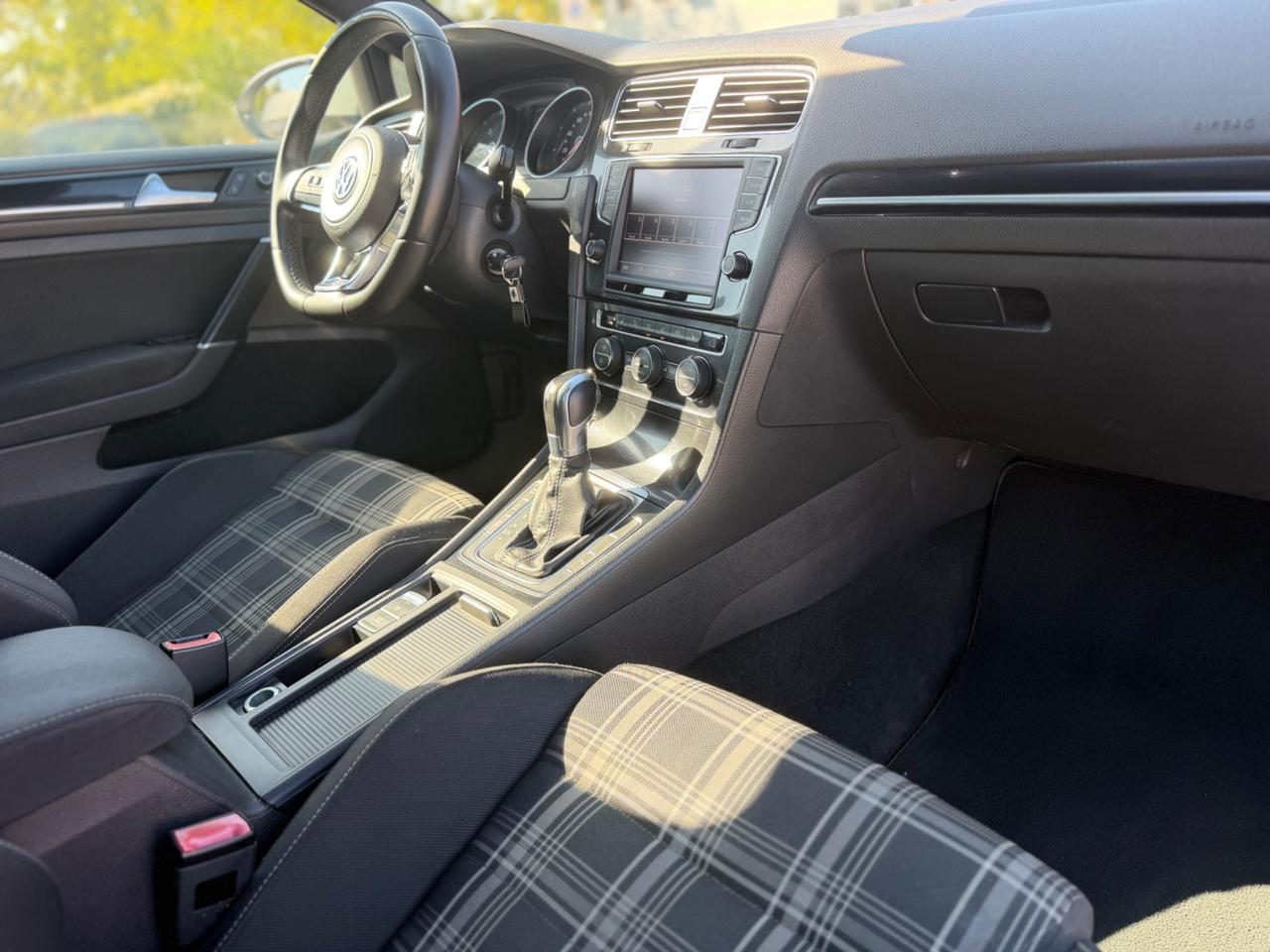 Volkswagen Golf 2.0 TDI DSG 5p. Highline BlueMotion Technology