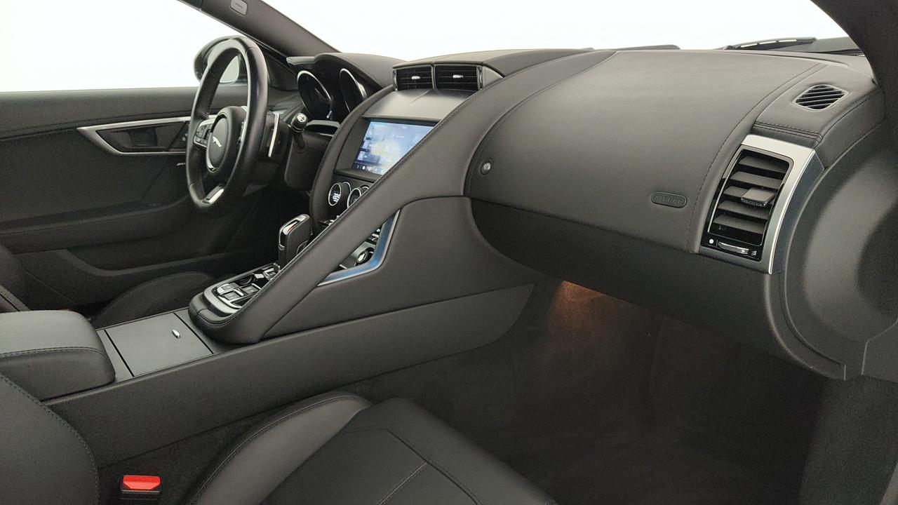 JAGUAR F-Type Coupe 2.0 i4 R-Dynamic rwd 300cv auto