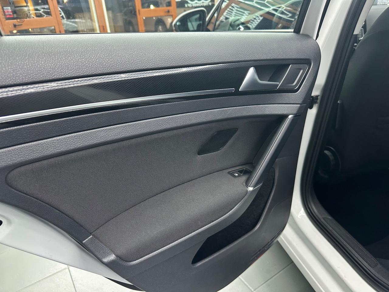 Volkswagen Golf 1.6 TDI DSG 5p. Highline BlueMotion Tech