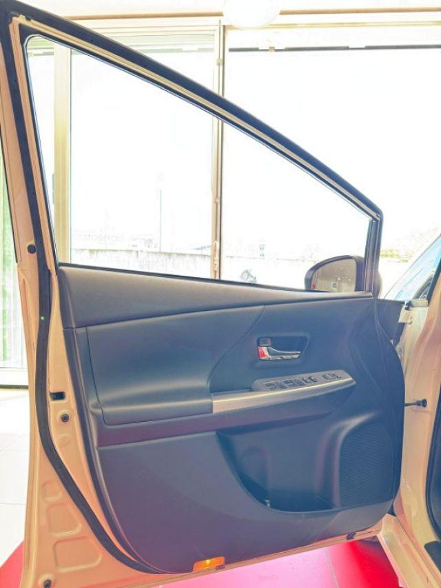 TOYOTA Prius+ 1.8 executive