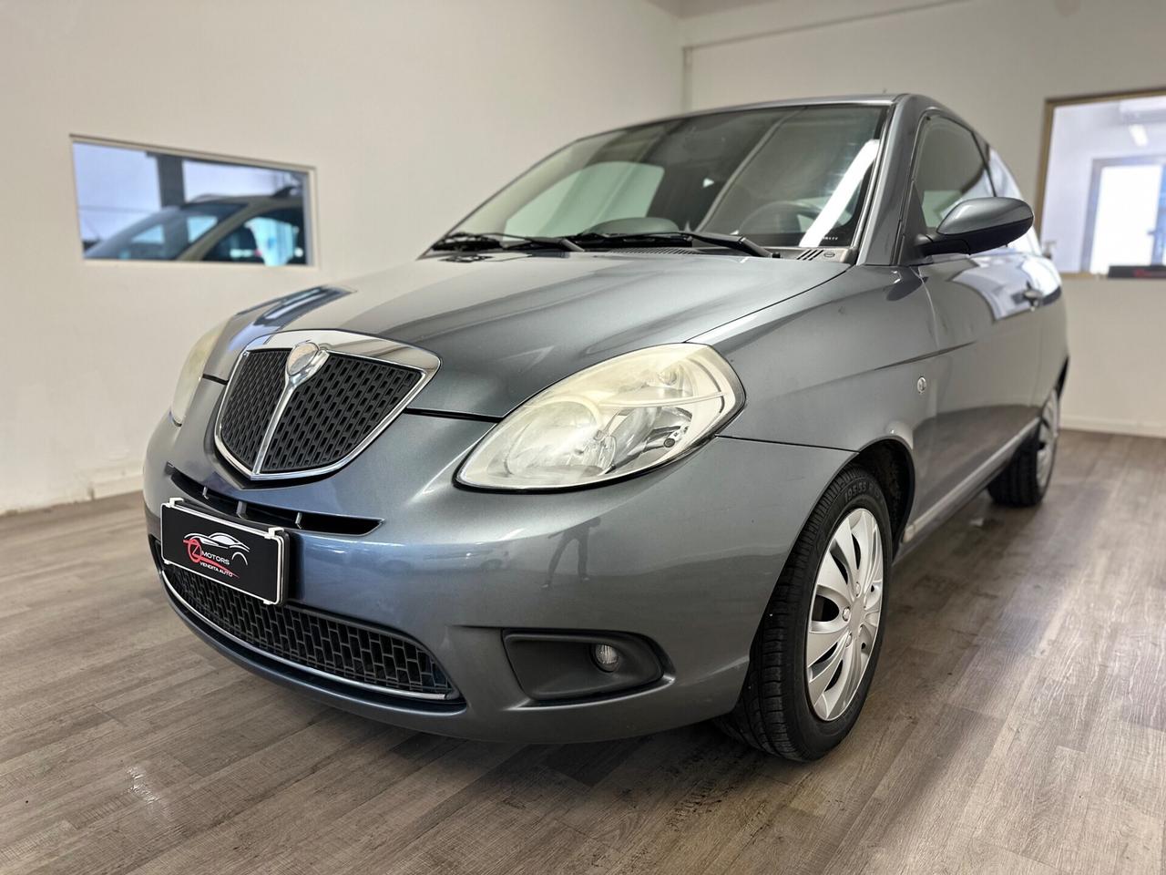 Lancia Ypsilon 1.2 Argento GPL