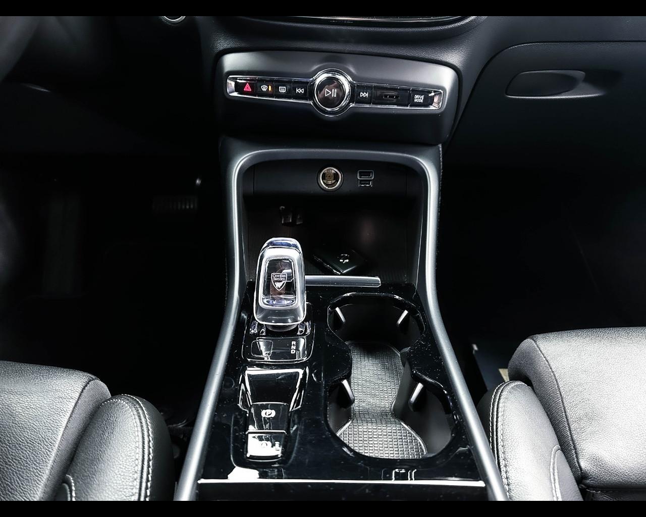 VOLVO XC40 T3 Geartronic Inscription