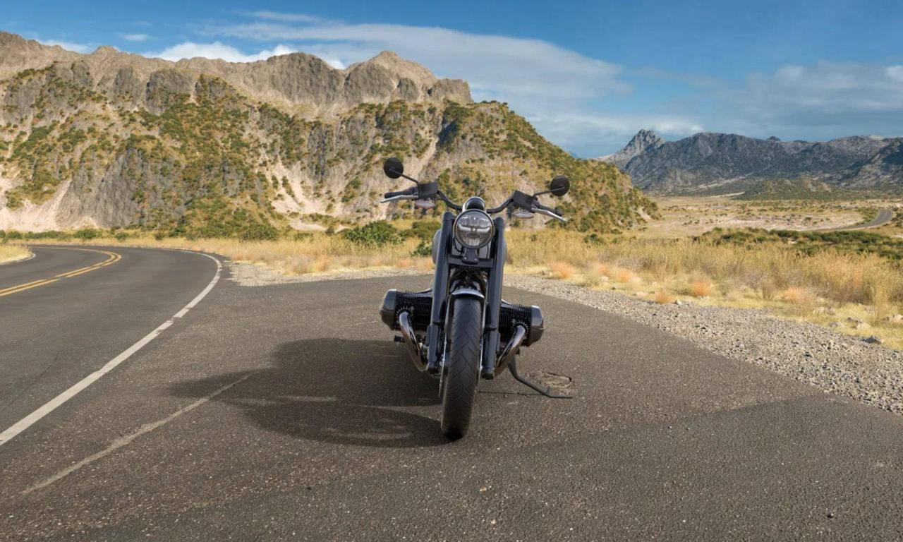 BMW R 18 Blacked Out