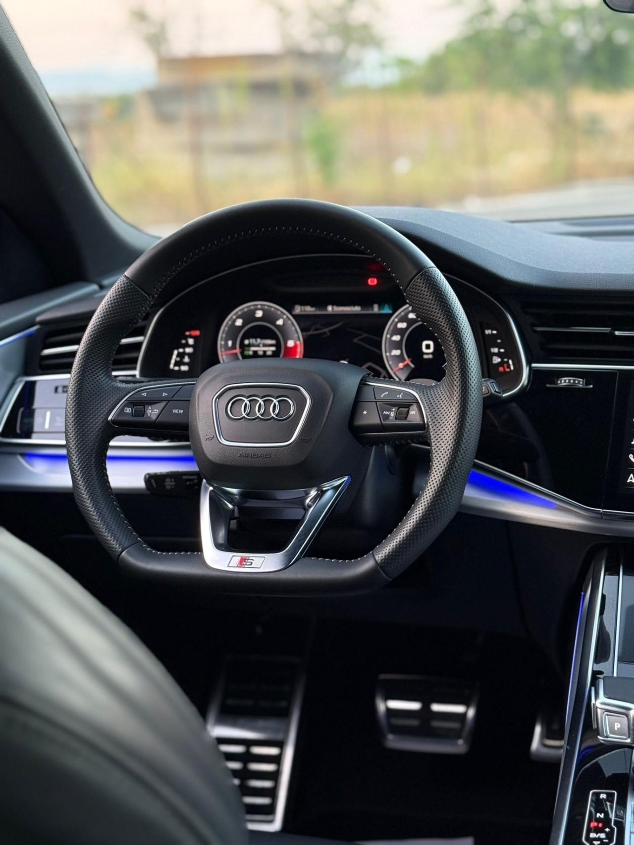 Audi Q8 50 TDI 286 CV quattro S Line Identity Black