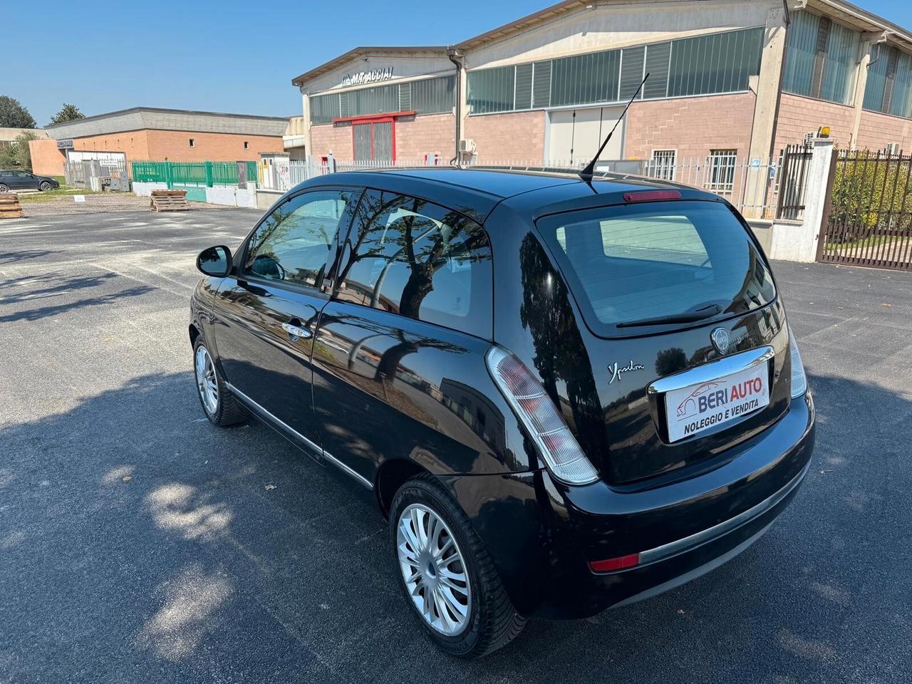 Lancia Ypsilon adatta a neopatentati