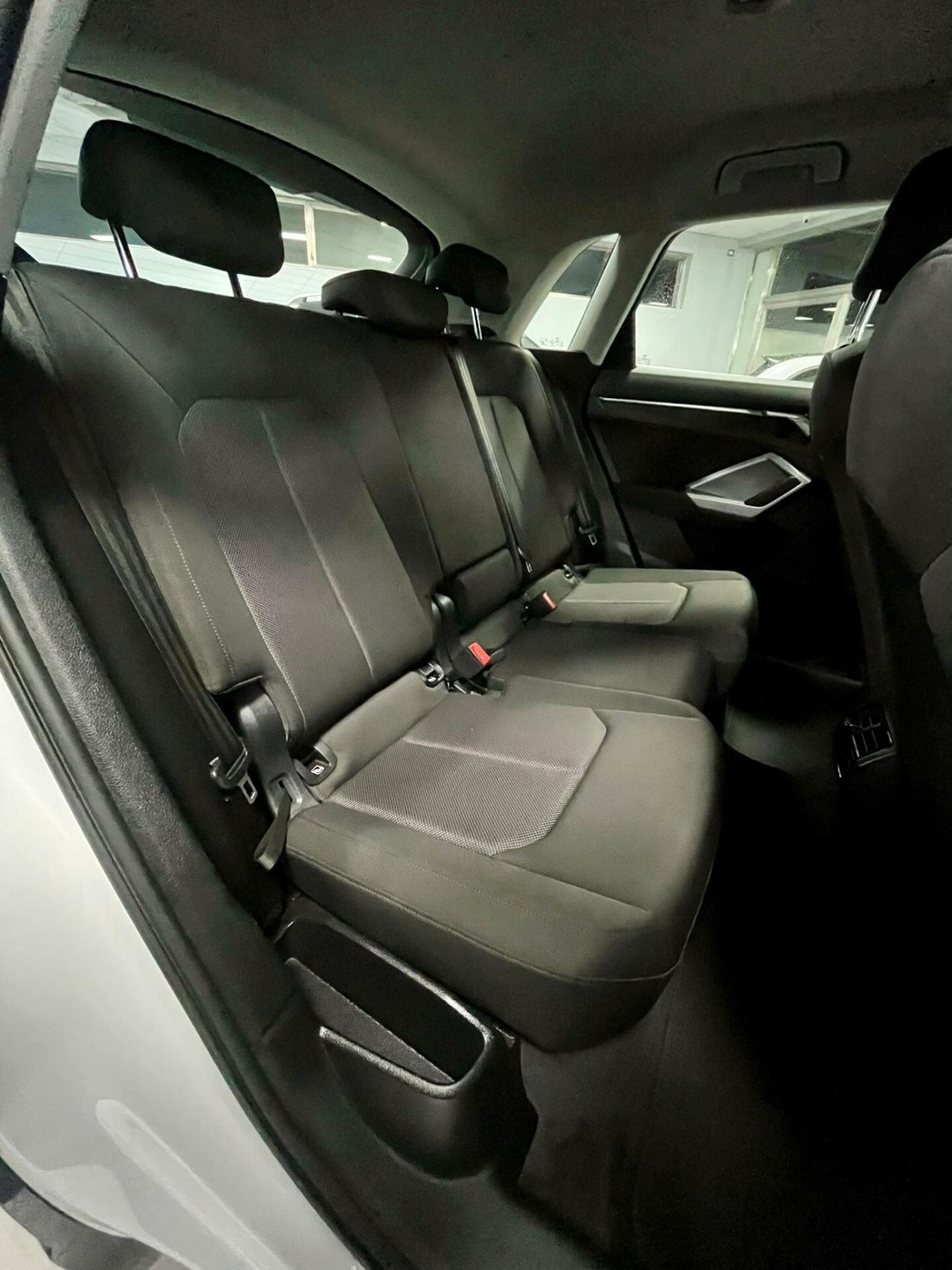 Audi Q3 35 TDI S tronic Business Advanced
