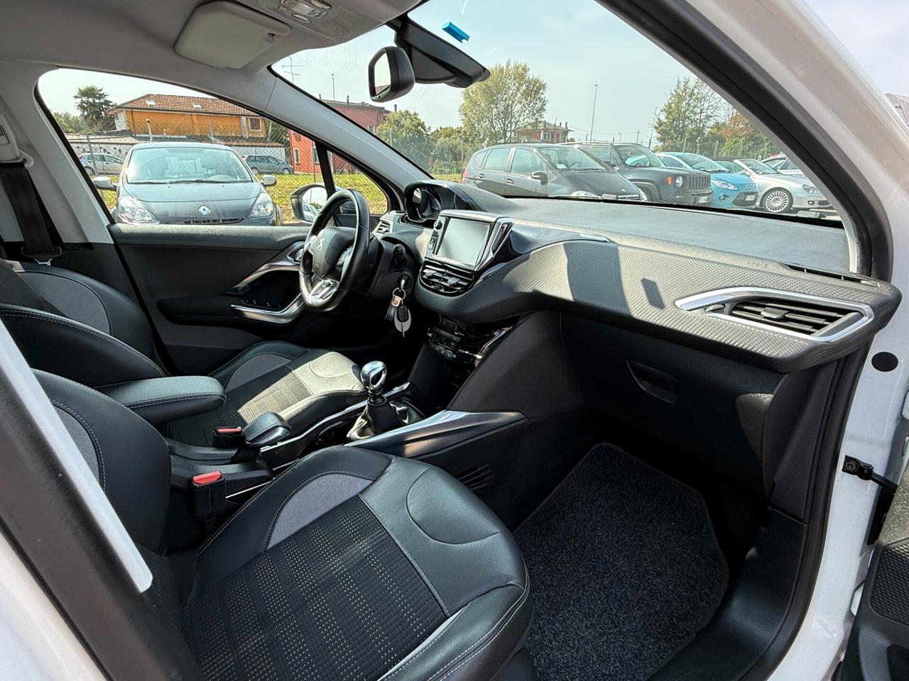 Peugeot 2008 1.6 e-HDi 115 CV Stop&Start Allure