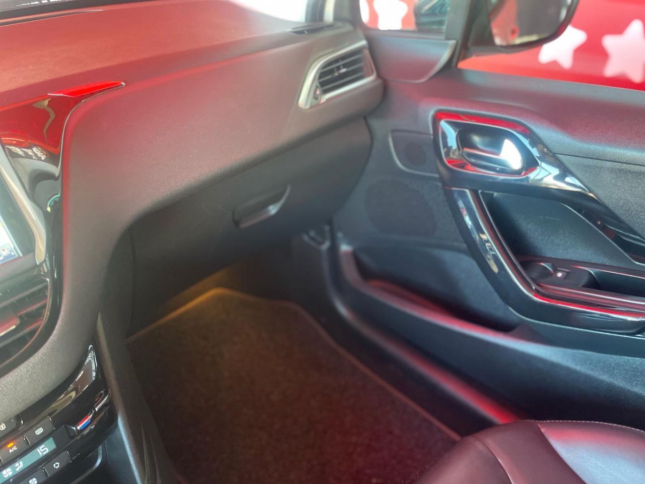 Peugeot 208 1.6 e-HDi 92 CV Stop&Start 3 porte Allure