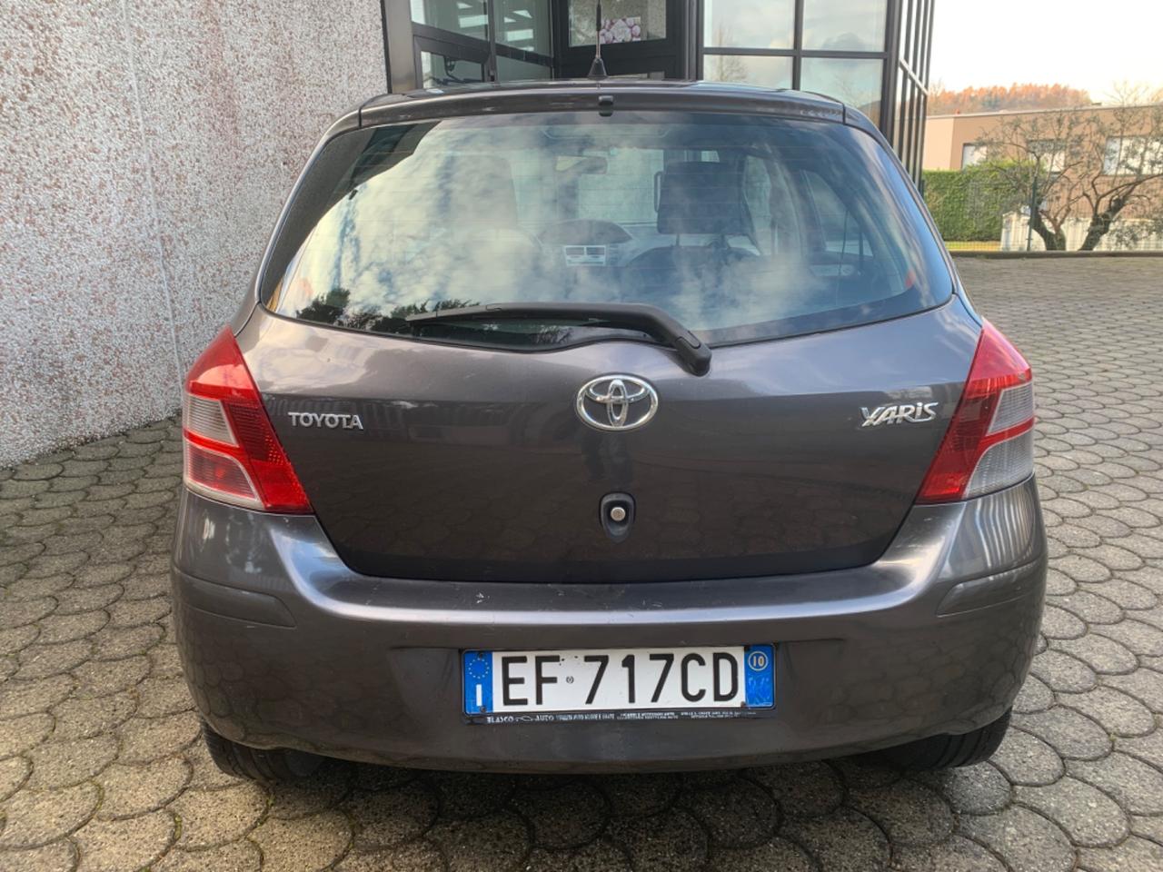 Toyota Yaris 1.0 5 porte