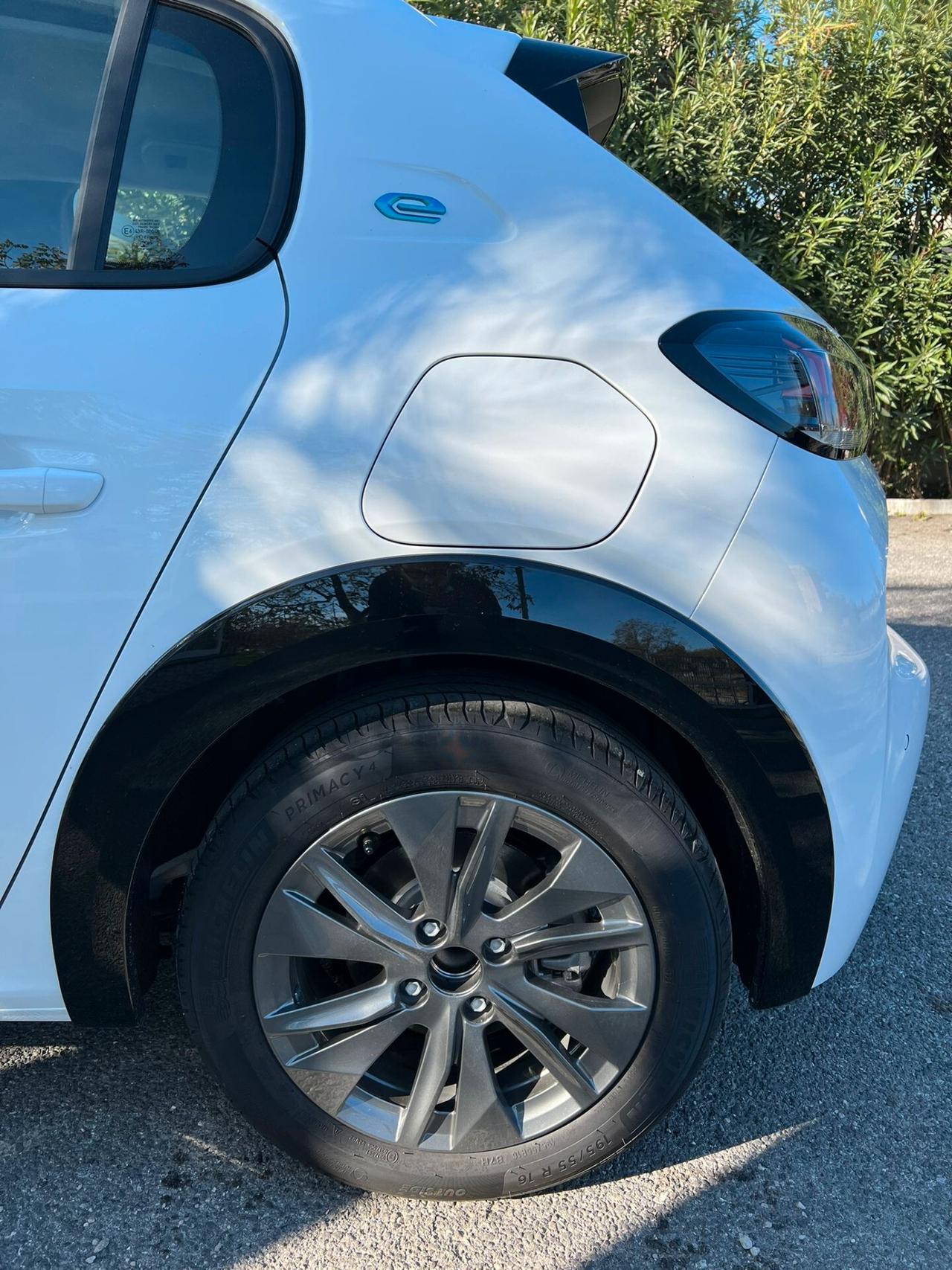 Peugeot 208 motore elettrico 136 CV 5 porte Active