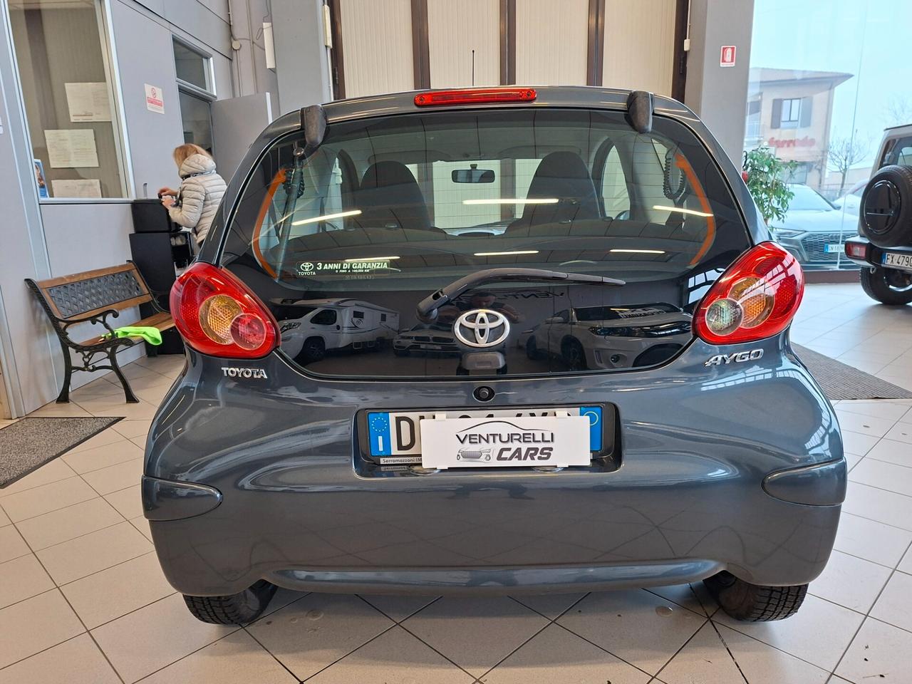 Toyota Aygo 1.0 12V VVT-i 3 porte Sol CON CLIMA