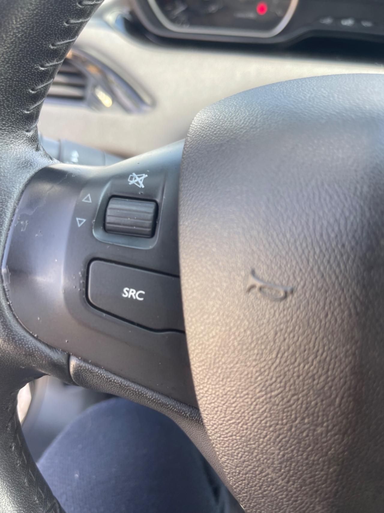 Peugeot 208 PureTech 82 5 porte Allure