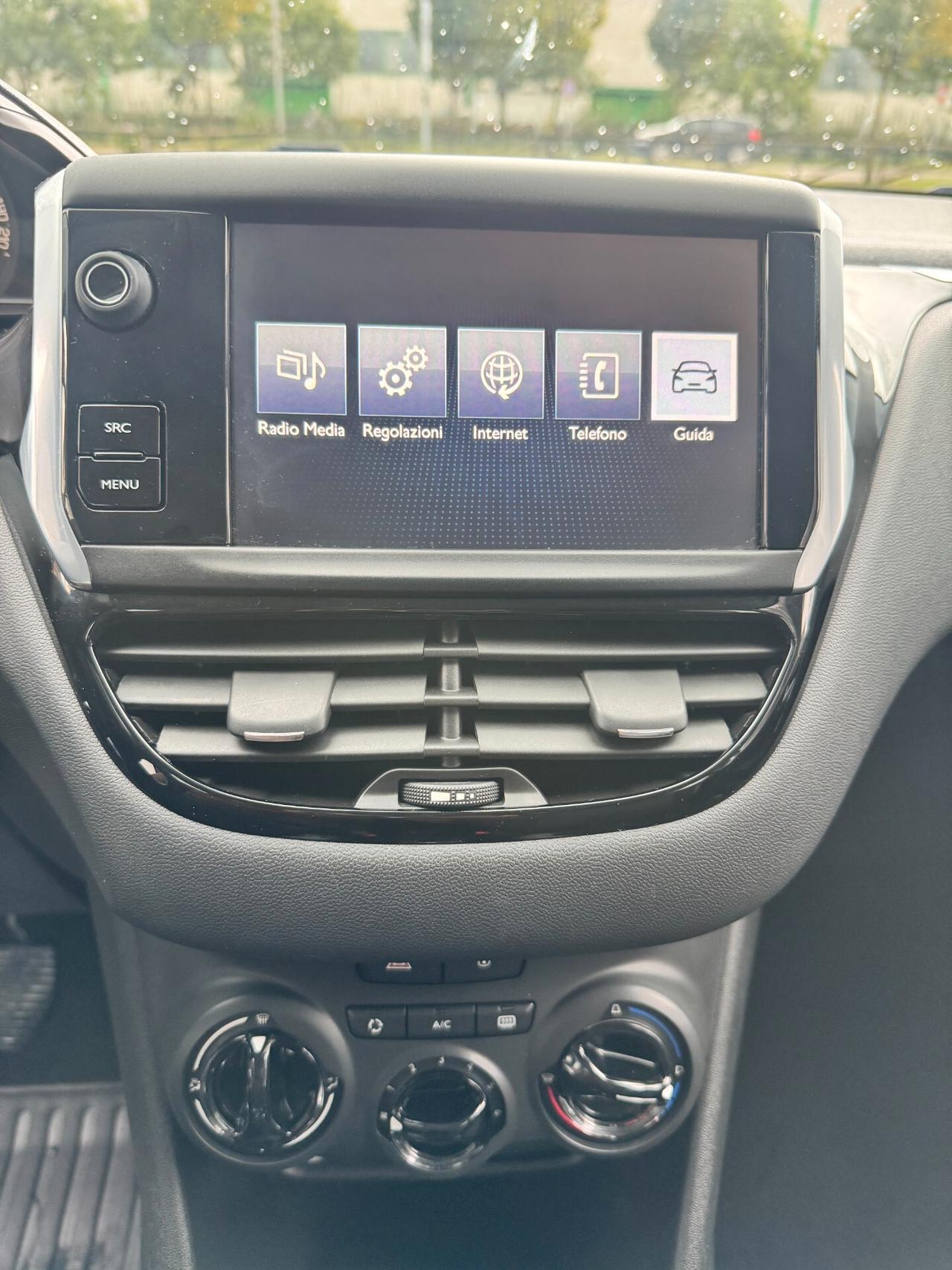 Peugeot 1.0 208 5 porte Neopatentati