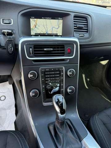 Volvo S60 AUTOM. 2.0 D3 Momentum geartronic / tagliando con pastiglie freni nuovo / garanzia 12 mesi nazionale