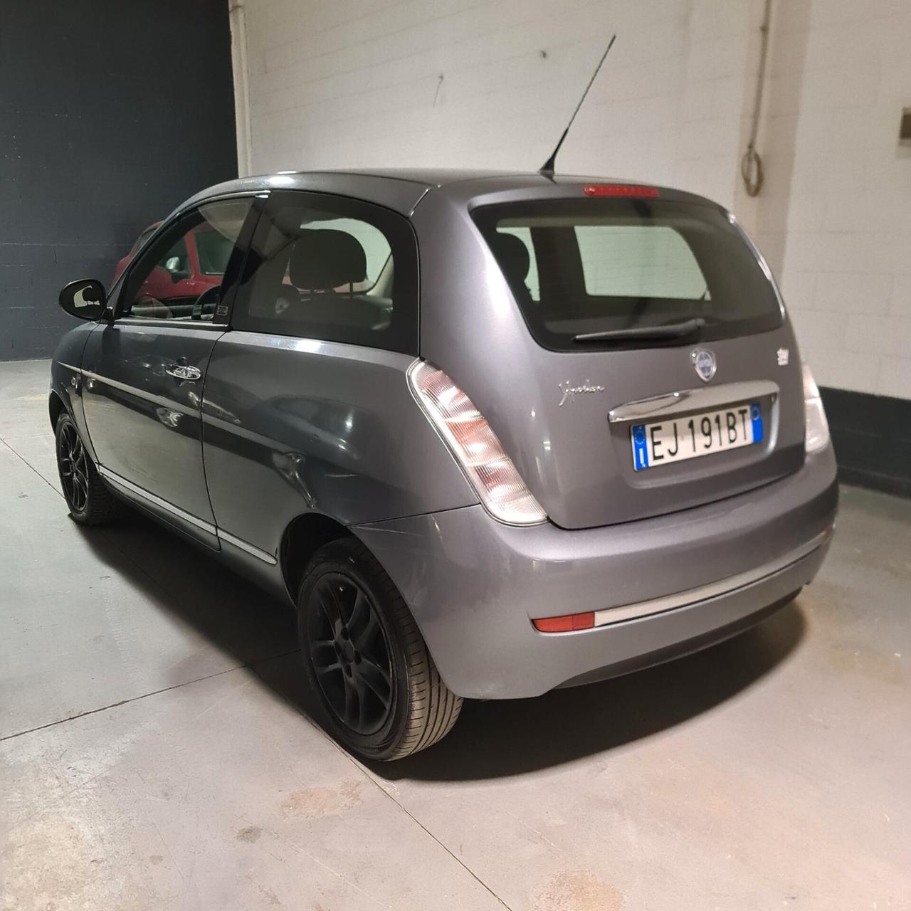 Lancia Ypsilon 1.3 MJT 75 CV Diva LEGGERE BENE