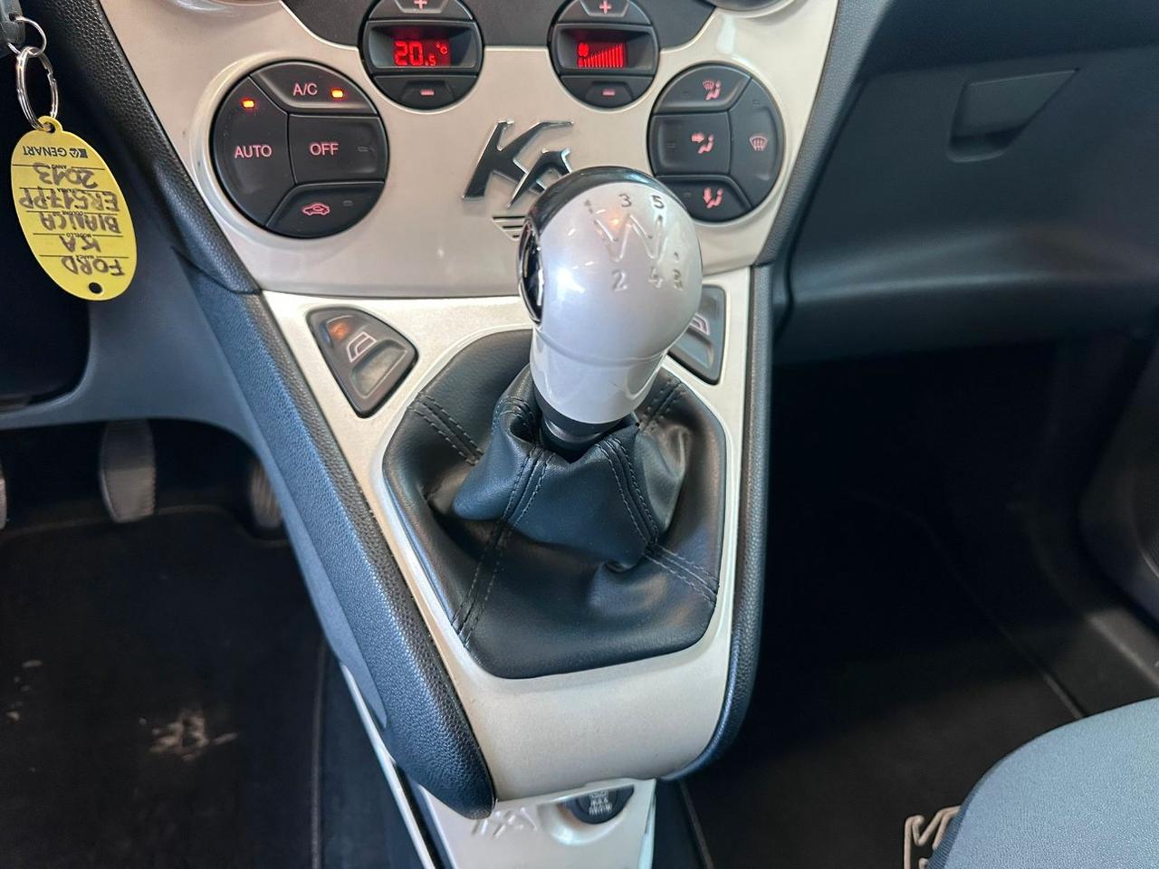 Ford Ka 1.2 Titanium s/esp,tcs 69cv E5