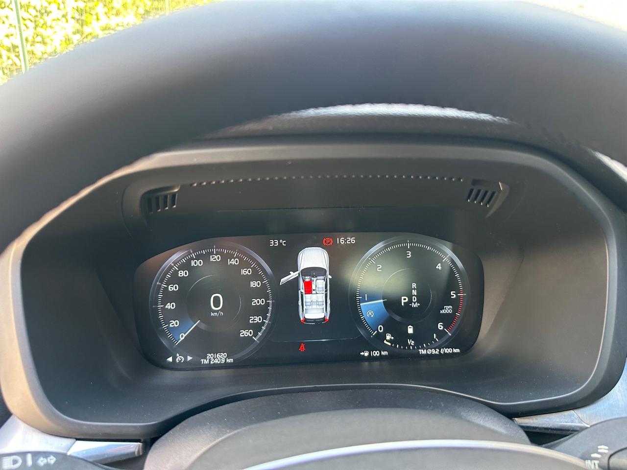 Volvo XC 60 XC60 B4 (d) AWD Geartronic Momentum UNICO PROPRIETARIO