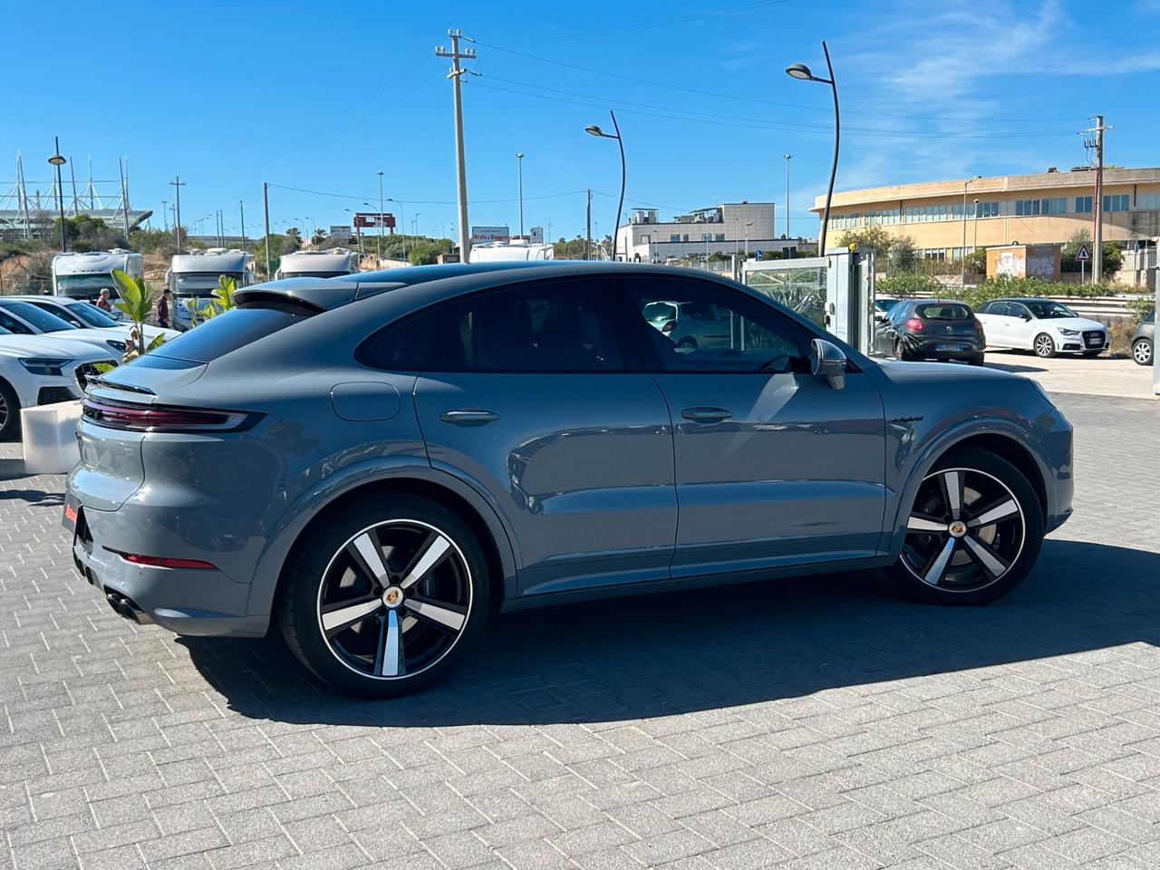 Porsche Cayenne Coupe 3.0 e-hybrid tiptronic