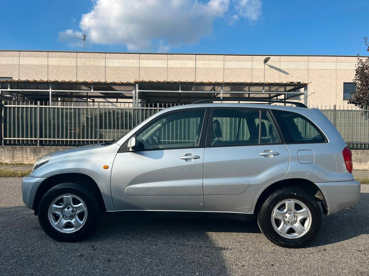Toyota RAV 4 2.0 16V BENZ 5 porte Sol