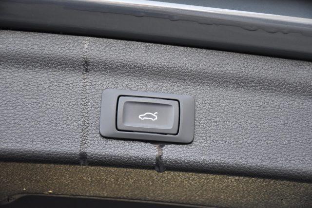 AUDI Q3 35 TDI S tronic Business *Cockpit, led, Navi*