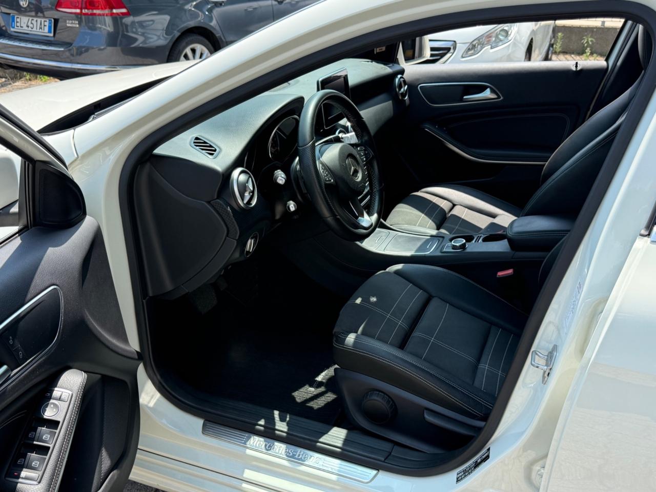 Mercedes-benz Euro6 A 200 d Automatic 4Matic Premium